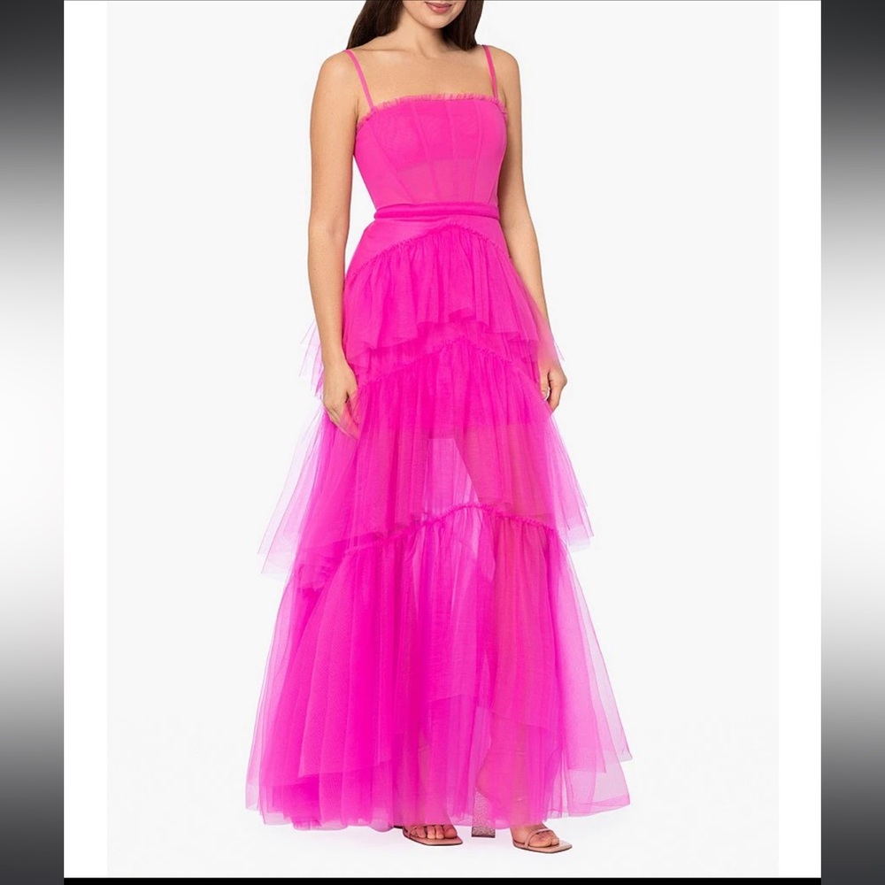 Betsy & Adam
Illusion Tiered Ruffle Tulle Square Neck Mesh Sleeveless Gown